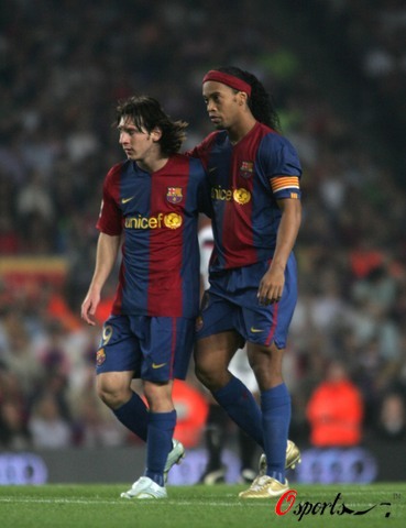 图片报：格雷茨卡大概率不会续约，拜仁已在寻找其替代者（图片报：格雷茨卡续约前景渺茫，拜仁已着手物色接班人）