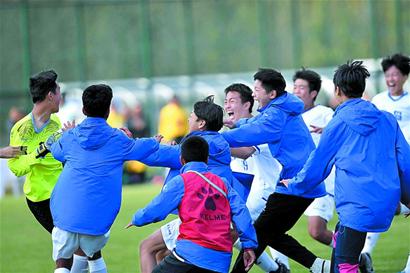 皇马维尼修斯关键进球锁定胜局（维尼修斯关键破门助皇马锁定胜利）