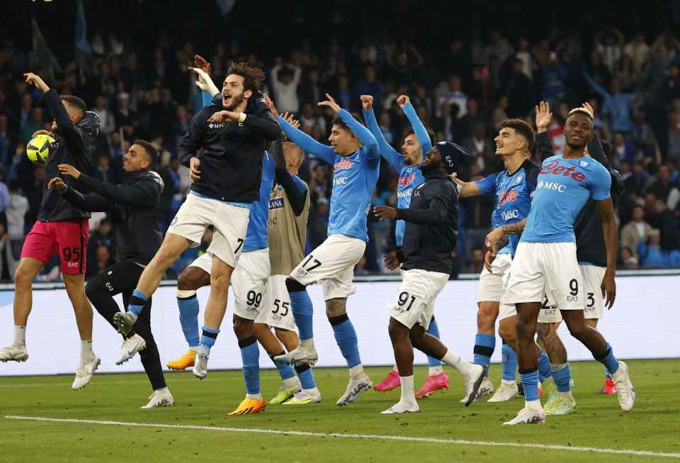 罗马诺：国米正和热那亚谈卡尔博尼未来，球员可能冬窗回国米（罗马诺：国米与热那亚商议卡尔博尼去向，球员或在冬窗回归国米）