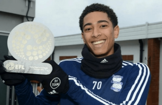 欧冠：巴黎大胜曼联 内马尔建功（欧冠战报：巴黎横扫曼联，内马尔破门）