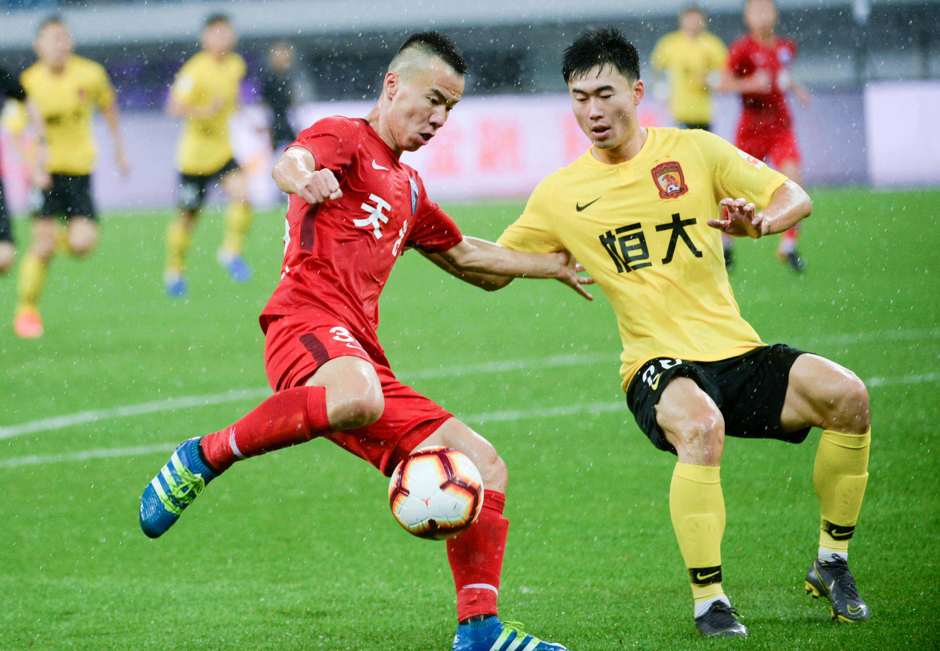 克罗斯谈皇马现状：不要总谈过去，我不需要别人说我想你（克罗斯评皇马近况：别老谈过去，我不需要听到“想你”）