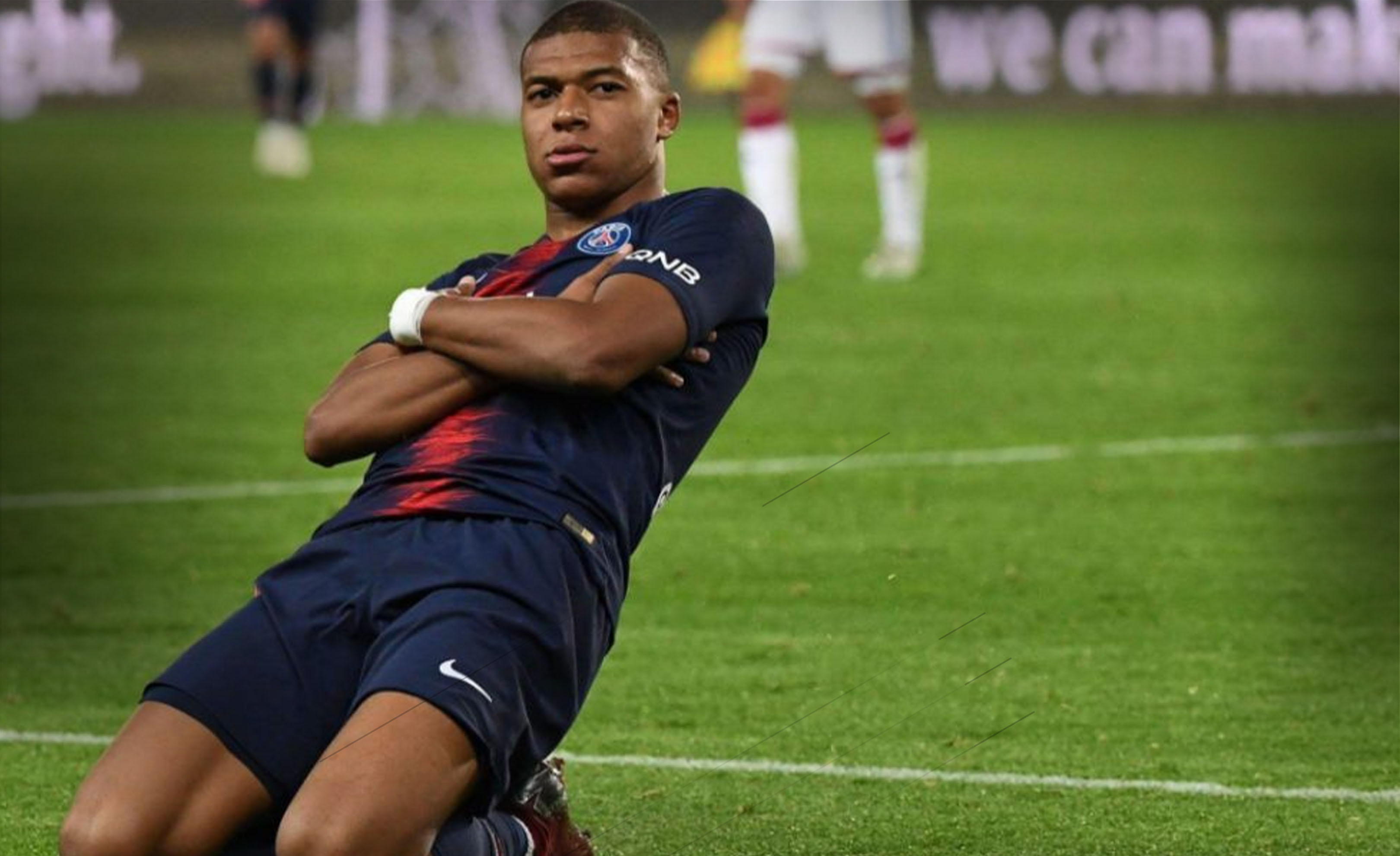 每体：巴萨考虑出售卡萨多并标价3000万欧，切尔西对他感兴趣（每体：巴萨拟以3000万欧出售卡萨多，切尔西有意引进）