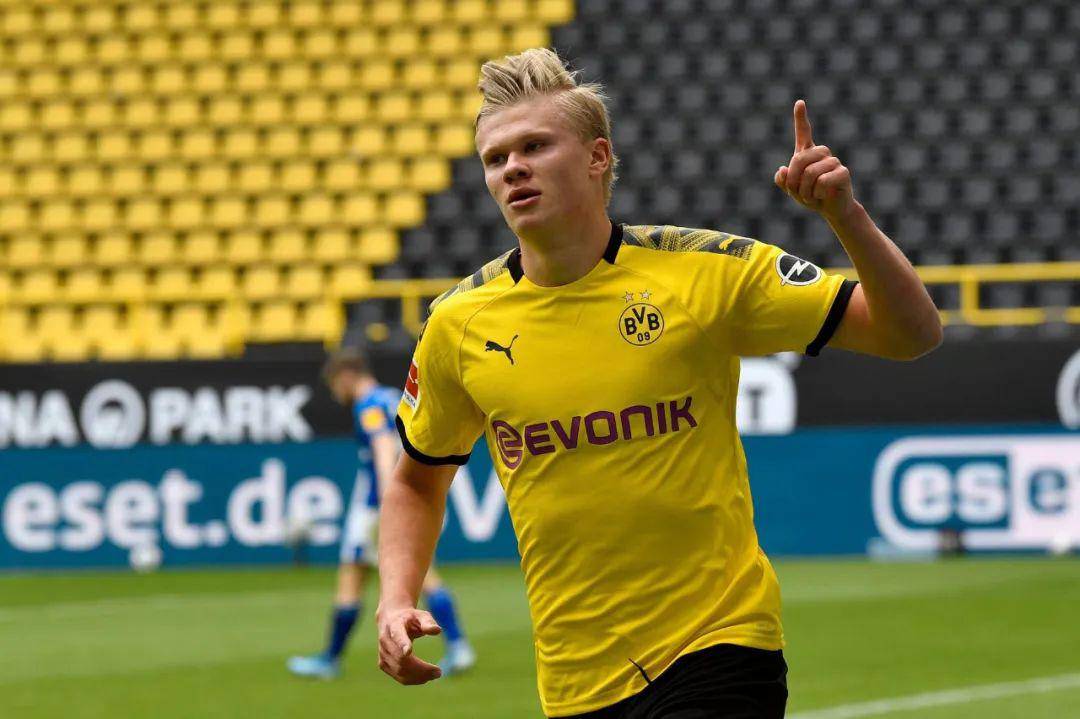 斯基拉：米兰派球探考察萨索洛中卫穆哈雷莫维奇和伊泽斯（斯基拉称：米兰派出球探考察萨索洛中卫穆哈雷莫维奇与伊泽斯）