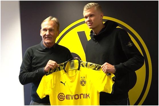 公开网站：因凡蒂诺基本年薪为300万美元，净资产达1400万（公开信息显示：因凡蒂诺基本年薪300万美元，净资产约1400万）