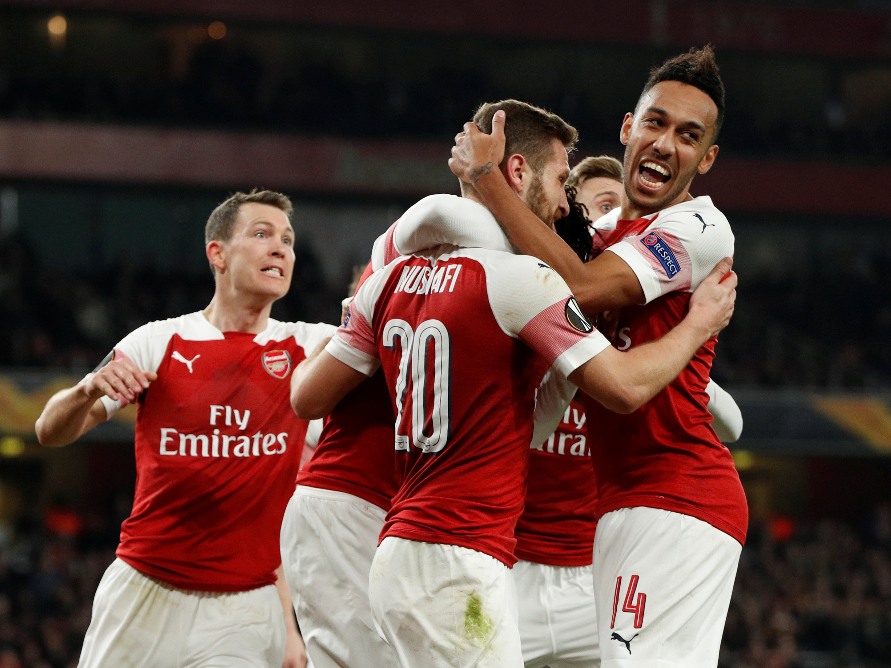 惊险一幕，马竞女足球员梅迪纳头部被膝盖撞到后失去意识（马竞女足惊魂一刻：梅迪纳头部遭膝撞后当场昏迷）