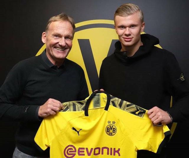 米体：莫拉塔妻子被发现已不再佩戴婚戒，二人感情陷入危机（米兰体育报：莫拉塔妻子被发现未佩戴婚戒，两人感情疑现危机）