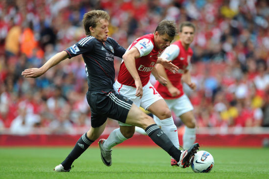 疯狂的足球：米兰门神迈尼昂的盘带合集（AC米兰门神迈尼昂盘带集锦：门将的华丽脚法）